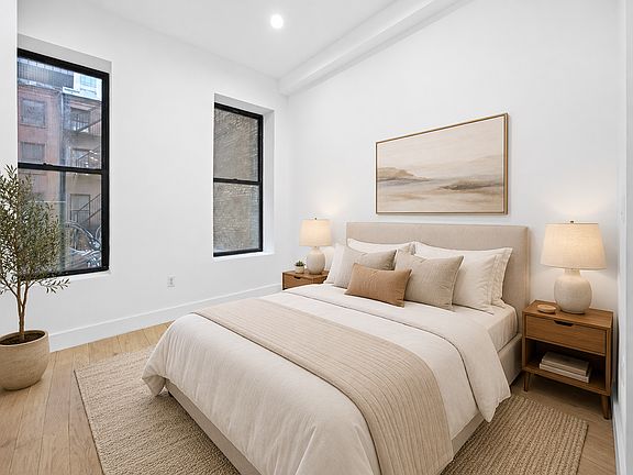 3rd image of 47 W 55th St APT 4