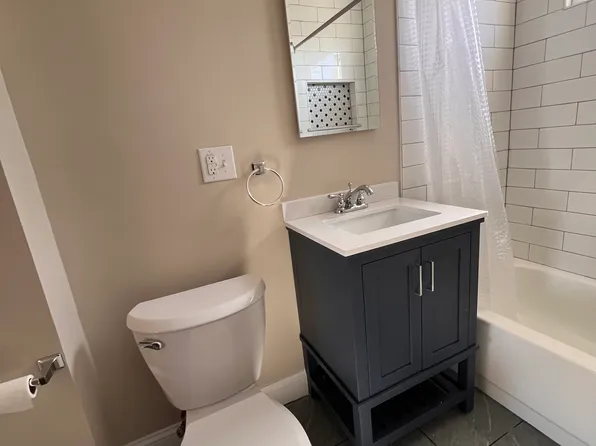 2 Park St #3, Salem, MA 01970