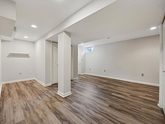 3rd image of 1015 Balley Dr