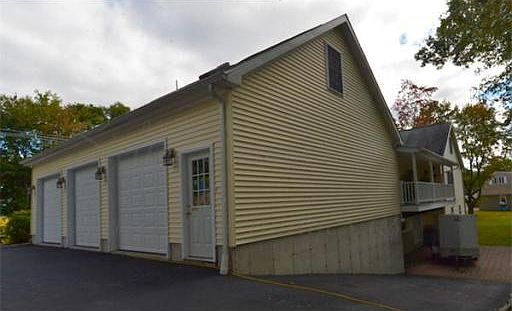3rd image of 35 Grace Ave