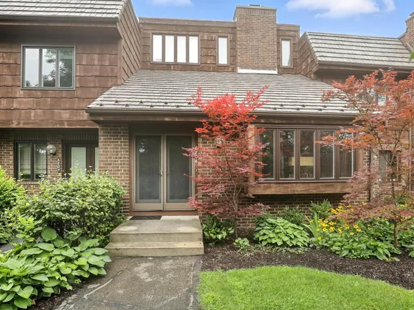 6806 Covington Creek Trl, Fort Wayne, IN 46804