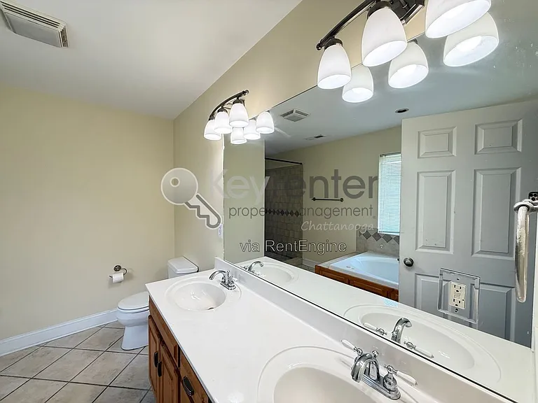 7005 Tyner Rd — Photo 10
