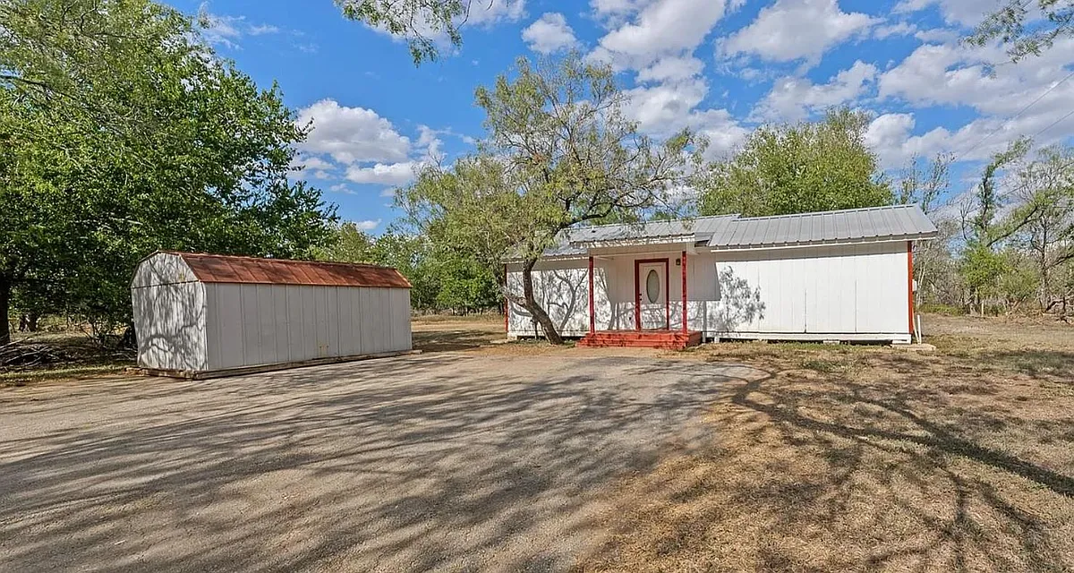 Building Photo - 301 Tatum Rd