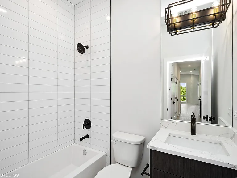 2707 W Washington Blvd #2 — Photo 10