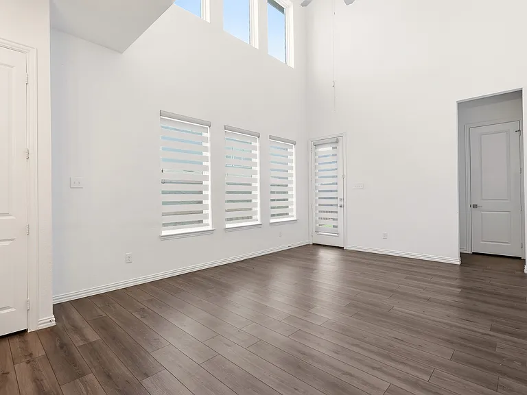 239 Goodson Dr — Photo 5