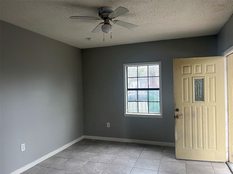 1st image of 139 Van Molan St #139B