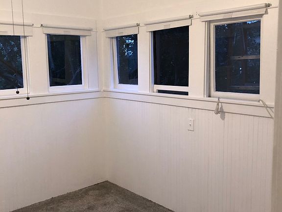 4th image of 122 Grove St