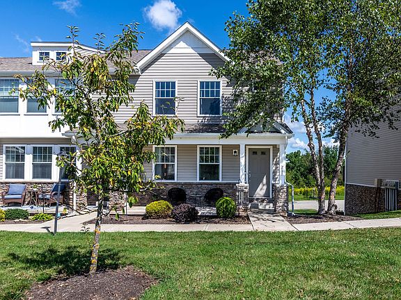 2nd image of 211 Spring Blossom Cir