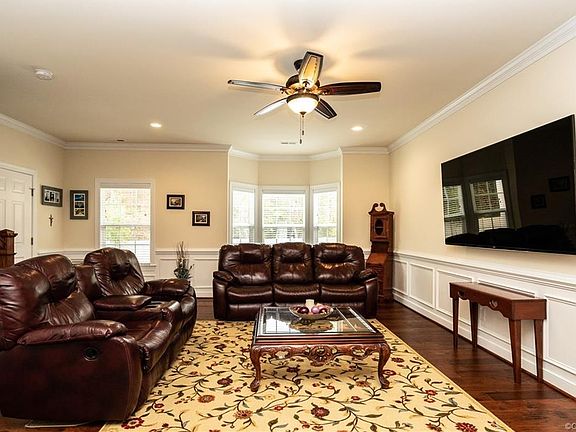 3rd image of 7392 Pebble Lake Dr