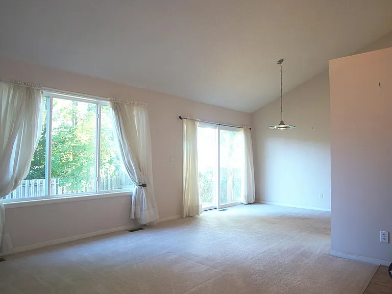 3056 E Lake Lansing Rd — Photo 3