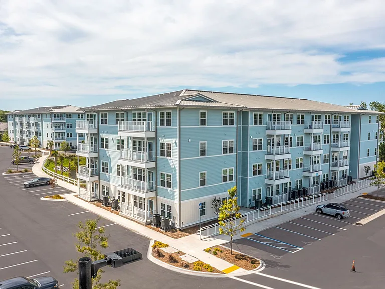 Surf Apartments — Photo 27