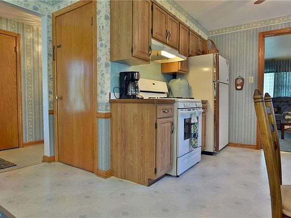 5th image of 3924 S Schenley Ave