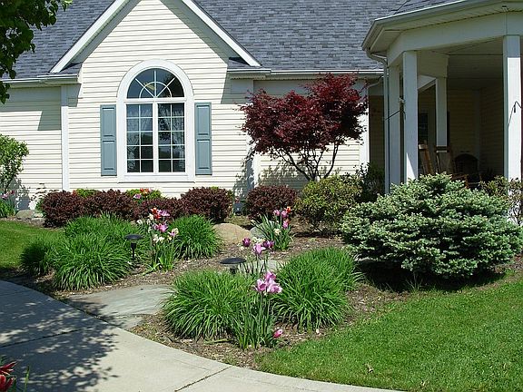 Front of house, north end