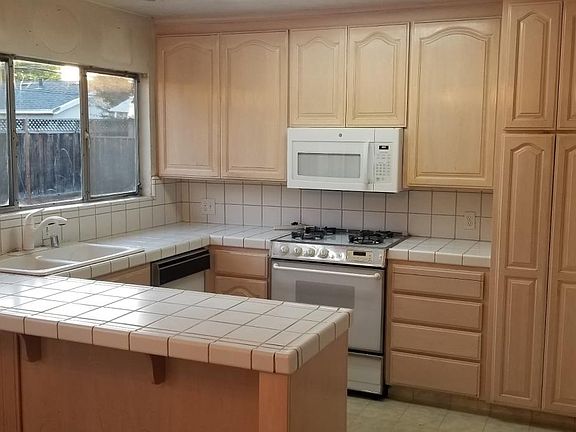 5th image of 1923 McLaughlin Ave
