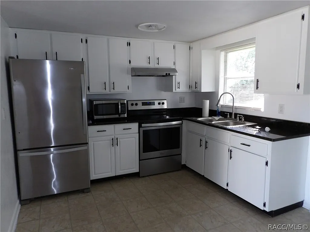 2 bed, 840 sqft, $1,400 — Photo 3