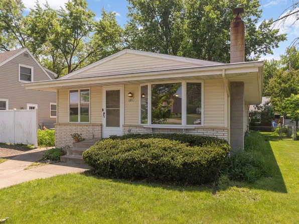 1711 Olive St W, Stillwater, MN 55082
