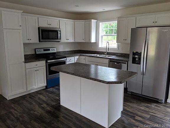 3rd image of 182 Winding Cedar Dr