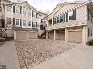 1300 Windleaf Dr, Reston, VA 20194