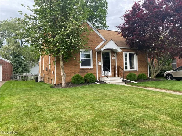 3037 15th St NW, Canton, OH 44708