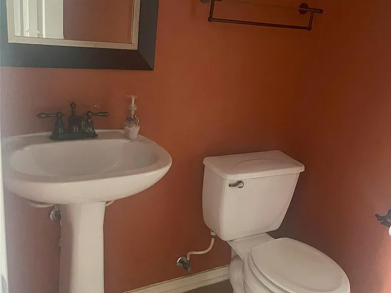 5815 Vinemont Ln — Photo 8