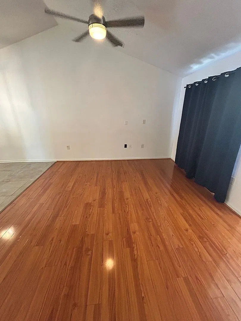 2-Bedroom Townhome In Olde Towne Community Rent Special: 1/2 Off First Month's Rent — Photo 3