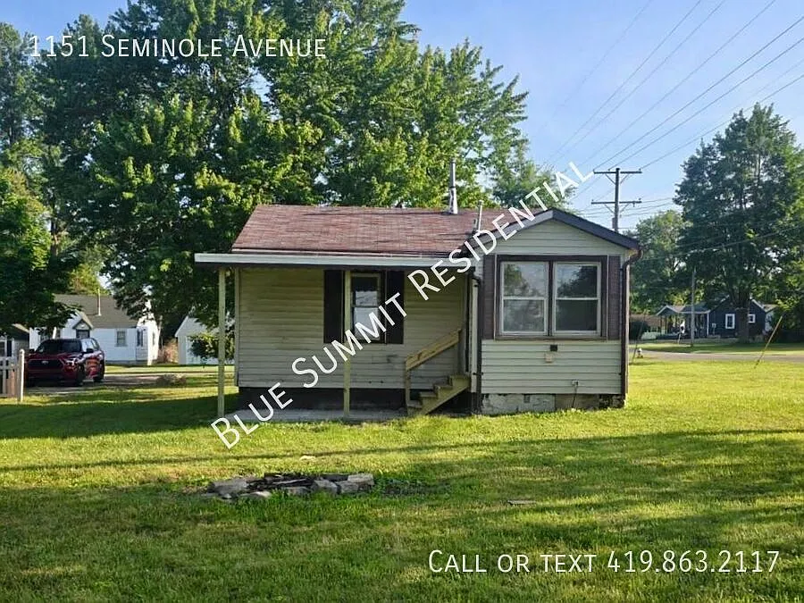 Adorable 2 Bedroom Ranch — Photo 3