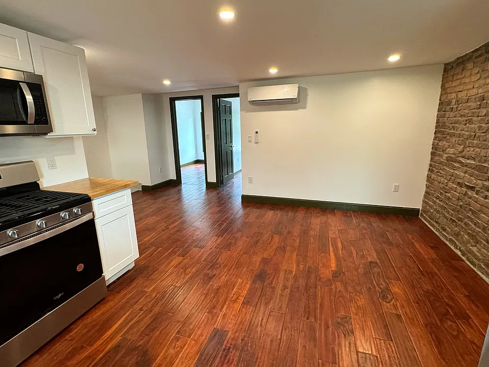 30 Croton Ave #PENTHOUSE