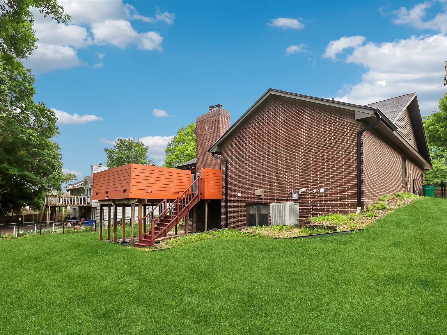 4 bed, 1761 sqft, $2,400 — Photo 3