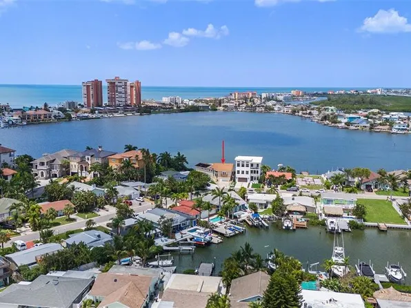 102 Wall St, Redington Shores, FL 33708
