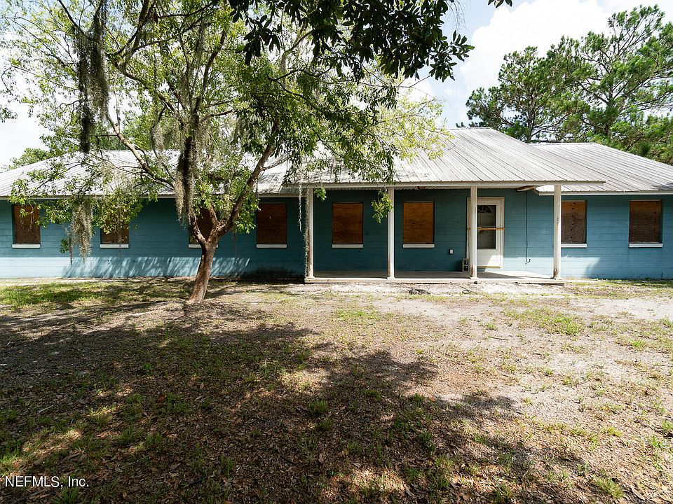 1st image of 136 MOOSEHEAD Street