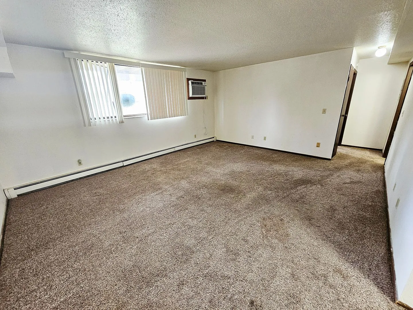 3010 E Rosser Ave — Photo 2
