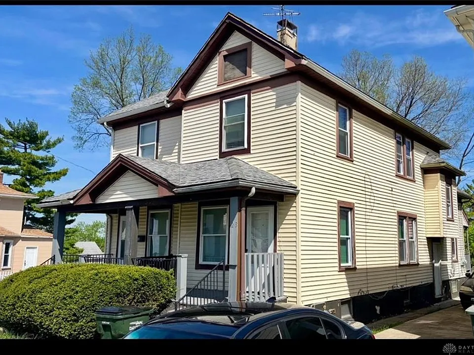 201-203 Pleasant Ave