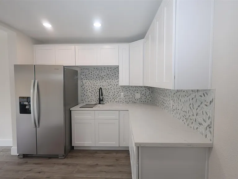 602 Higgins St — Photo 19