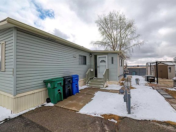 2nd image of 99 Arbour Lake Rd NW #303