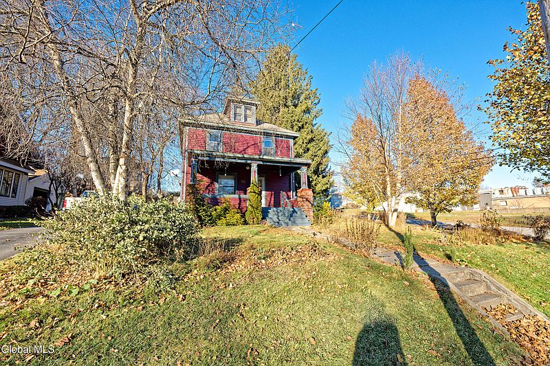 2nd image of 18 1st Avenue
