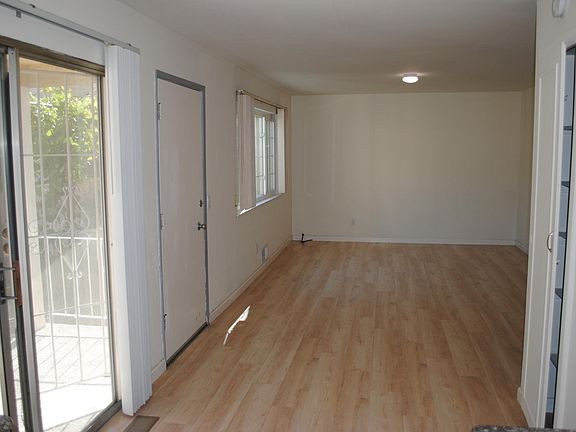 3rd image of 440 Richfield Dr #2