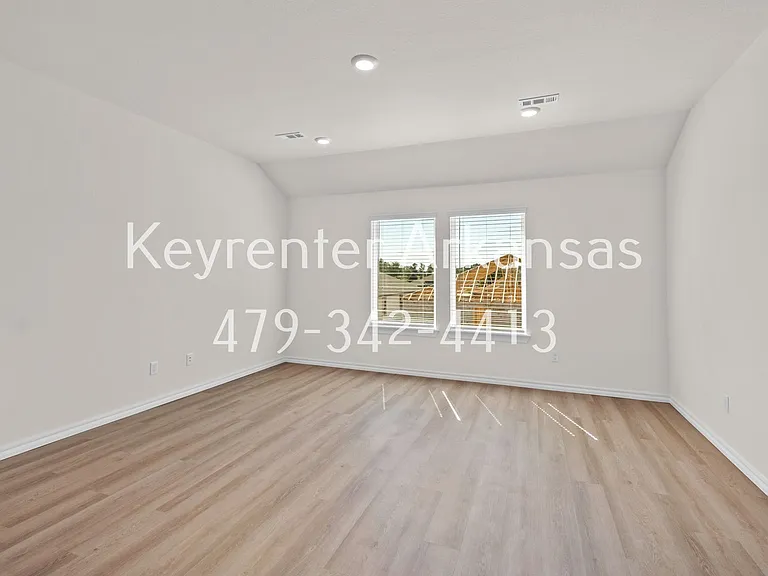 1317 Bates St — Photo 6