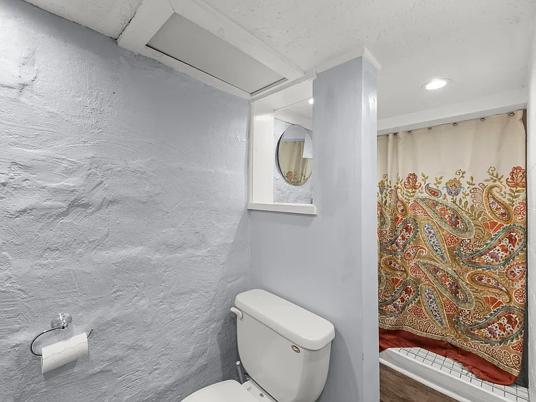 20 W Brown St — Photo 24