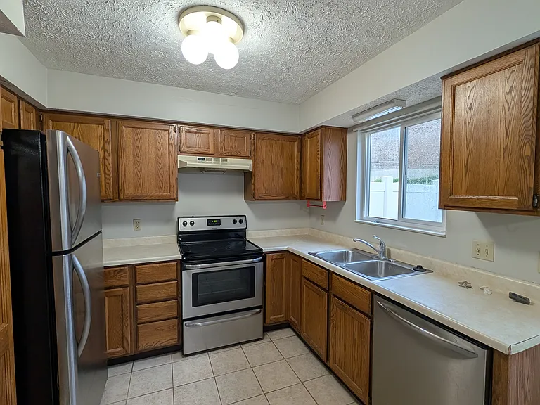 3195 Gracemore Ave — Photo 7