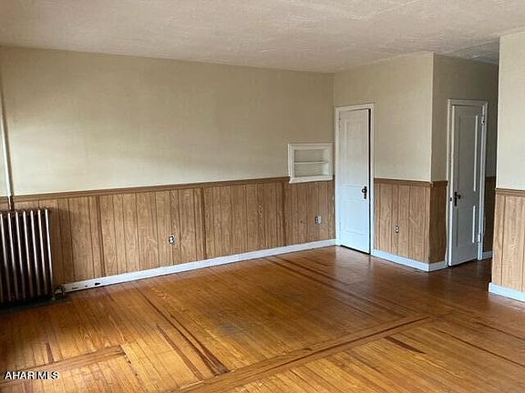 3rd image of 104 E 2nd Ave