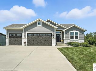 1606 SW Blackstone Pl, Lees Summit, MO 64082