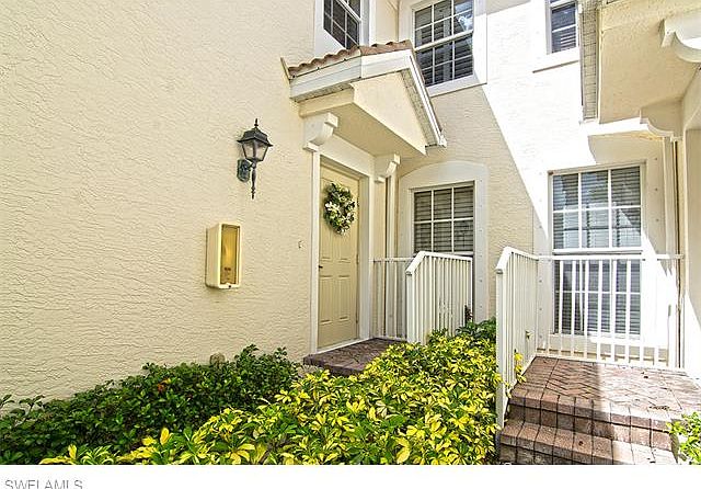 1st image of 1330 Henley St APT 2105