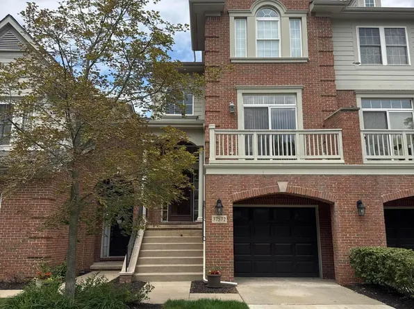 37572 Newburgh Park Cir #33, Livonia, MI 48152