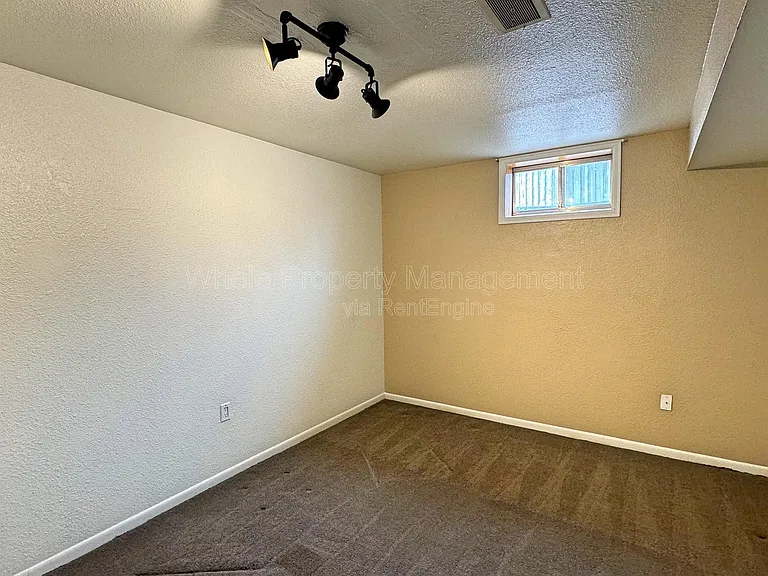 7071 Ruth Way — Photo 28