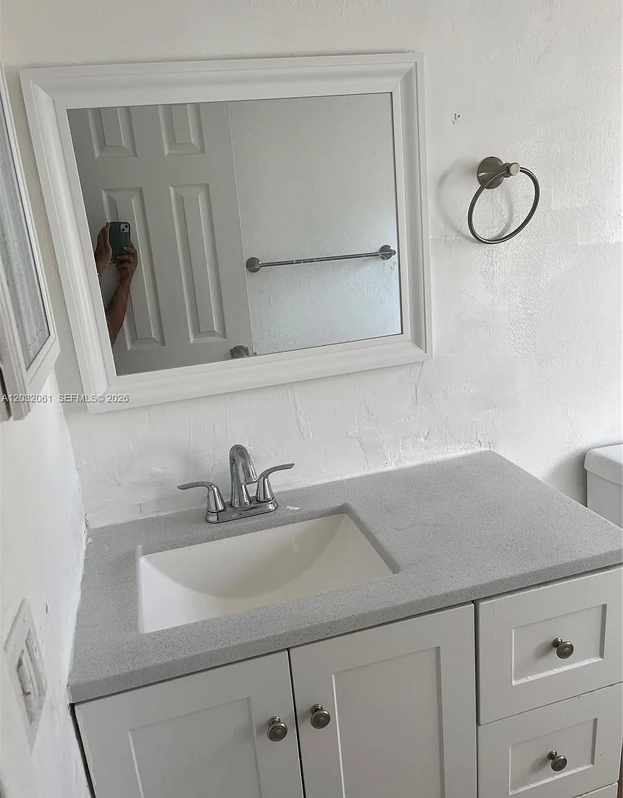 Lauderhill Manor — Photo 3