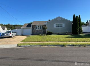 31 Mercer Rd, Old Bridge, NJ 08857
