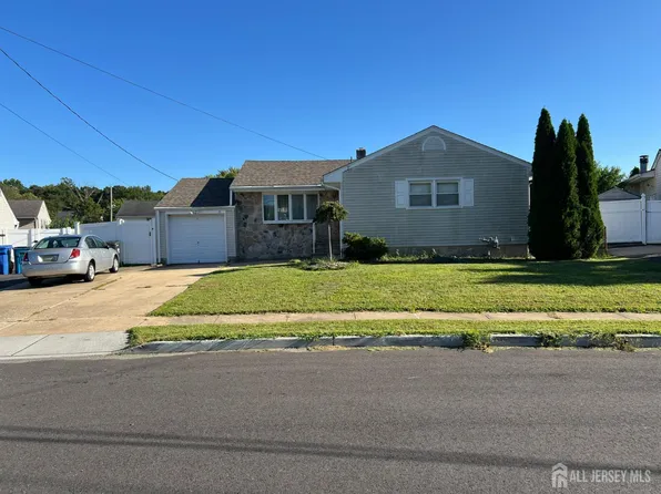 31 Mercer Rd, Old Bridge, NJ 08857
