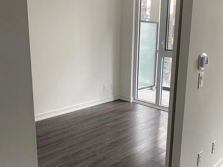 20 Edward St #913 — Photo 7