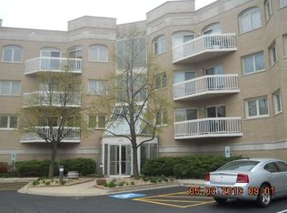 170 Manchester Dr APT 202, Buffalo Grove, IL 60089