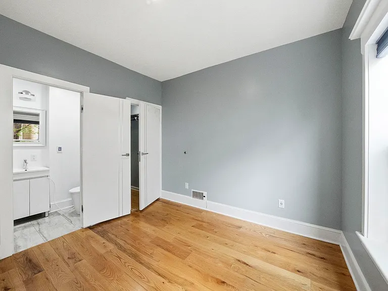 245 Jewett Ave — Photo 8